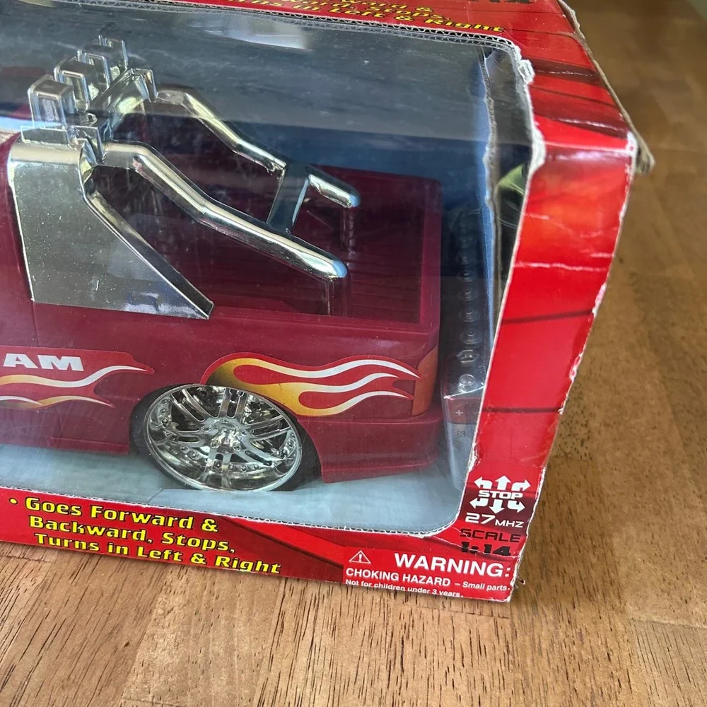 Auto Trendz Radio Control Ram SRT-10 1:14 Scale RC Truck 27MHz New in Box 2010